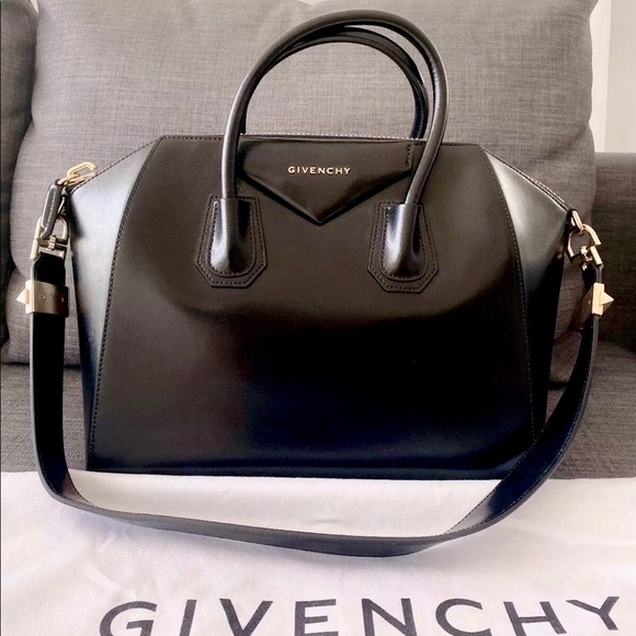 Givenchy Handbags - Givenchy Antigona Shiny Black Medium Calfskin Bag